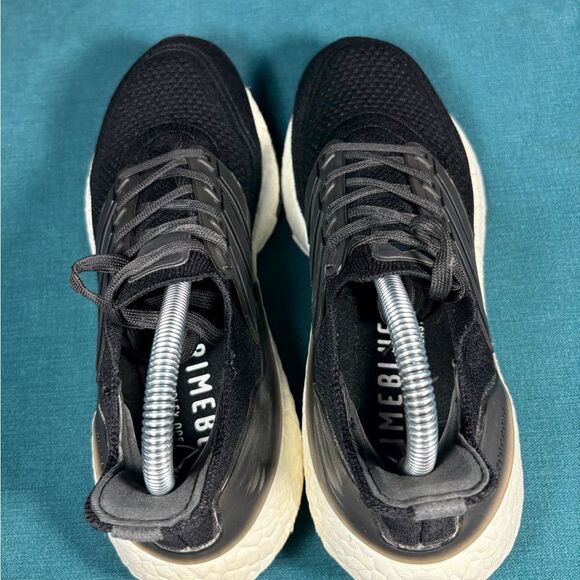 Size 7 - Women’s Adidas Ultraboost 21 Core Black shoes - Picture 7 of 9